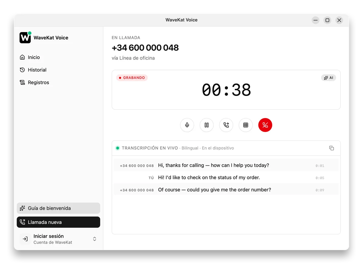 WaveKat Voice durante una llamada, con la transcripción escrita en tiempo real